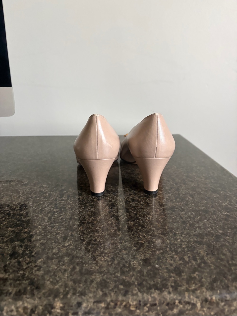 Vintage Salvatore Ferragamo Nude Leather Pointed Toe Kitten Heels - Picture 3 of 4